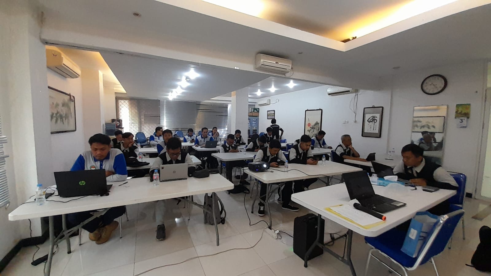 Kegiatan Pelatihan Elevator & Eskalator 30 Oktober - 04 November 2023 9 Hari ke 6 peserta ujian