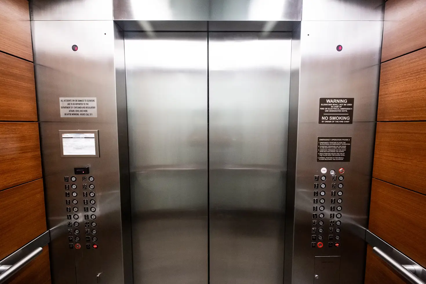 Jenis Tipe Pintu Lift Ternyata Ada Banyak, Apa Saja? 1 jenis pintu lift