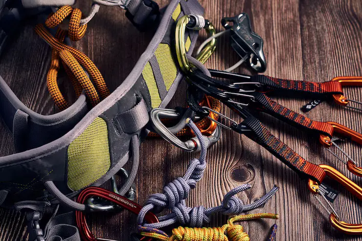 Kenali Manfaat Belay Device Pada Bekerja di Ketinggian! 1 pengertian belay device